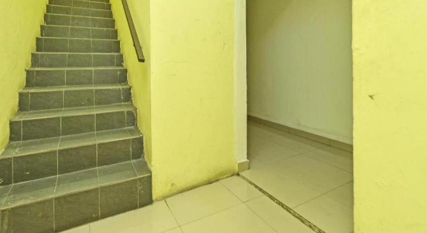 סרמבאן Oyo 90643 Gks Hotel מראה חיצוני תמונה