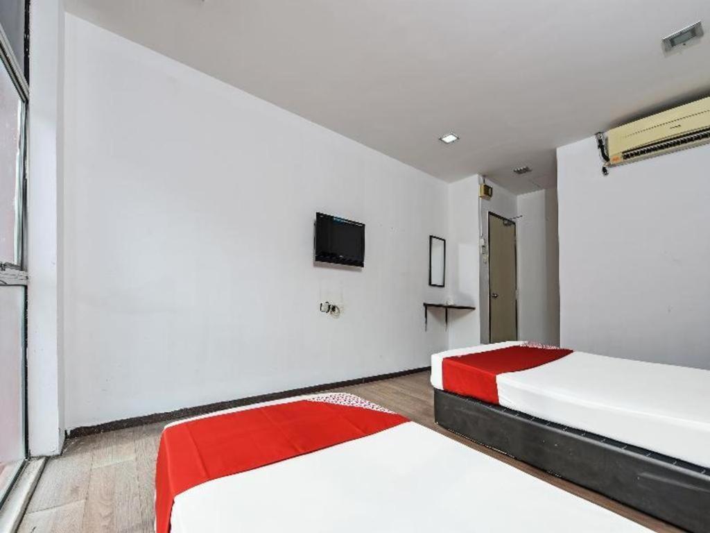 סרמבאן Oyo 90643 Gks Hotel מראה חיצוני תמונה