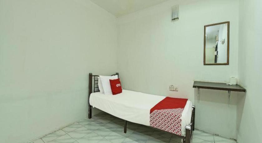 סרמבאן Oyo 90643 Gks Hotel מראה חיצוני תמונה