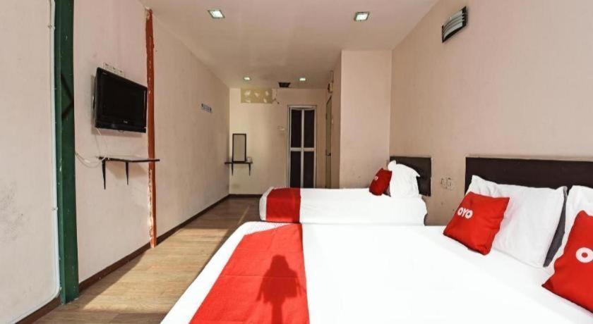 סרמבאן Oyo 90643 Gks Hotel מראה חיצוני תמונה