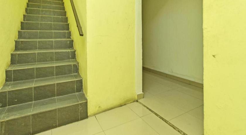 סרמבאן Oyo 90643 Gks Hotel מראה חיצוני תמונה