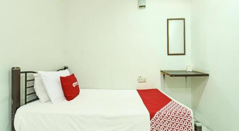 סרמבאן Oyo 90643 Gks Hotel מראה חיצוני תמונה