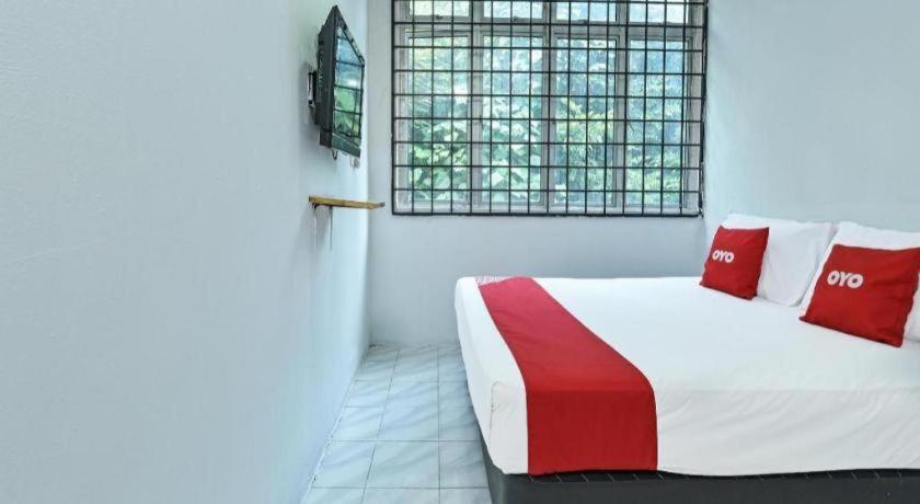 סרמבאן Oyo 90643 Gks Hotel מראה חיצוני תמונה