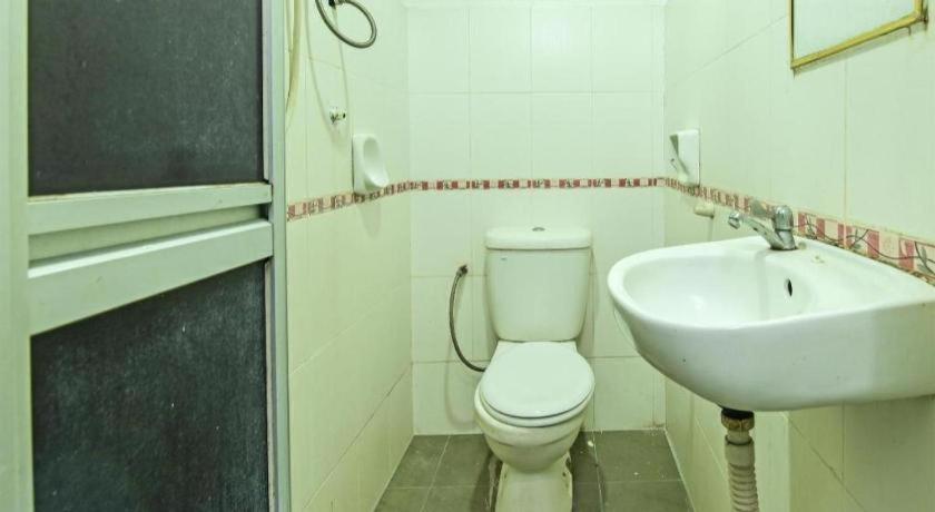 סרמבאן Oyo 90643 Gks Hotel מראה חיצוני תמונה